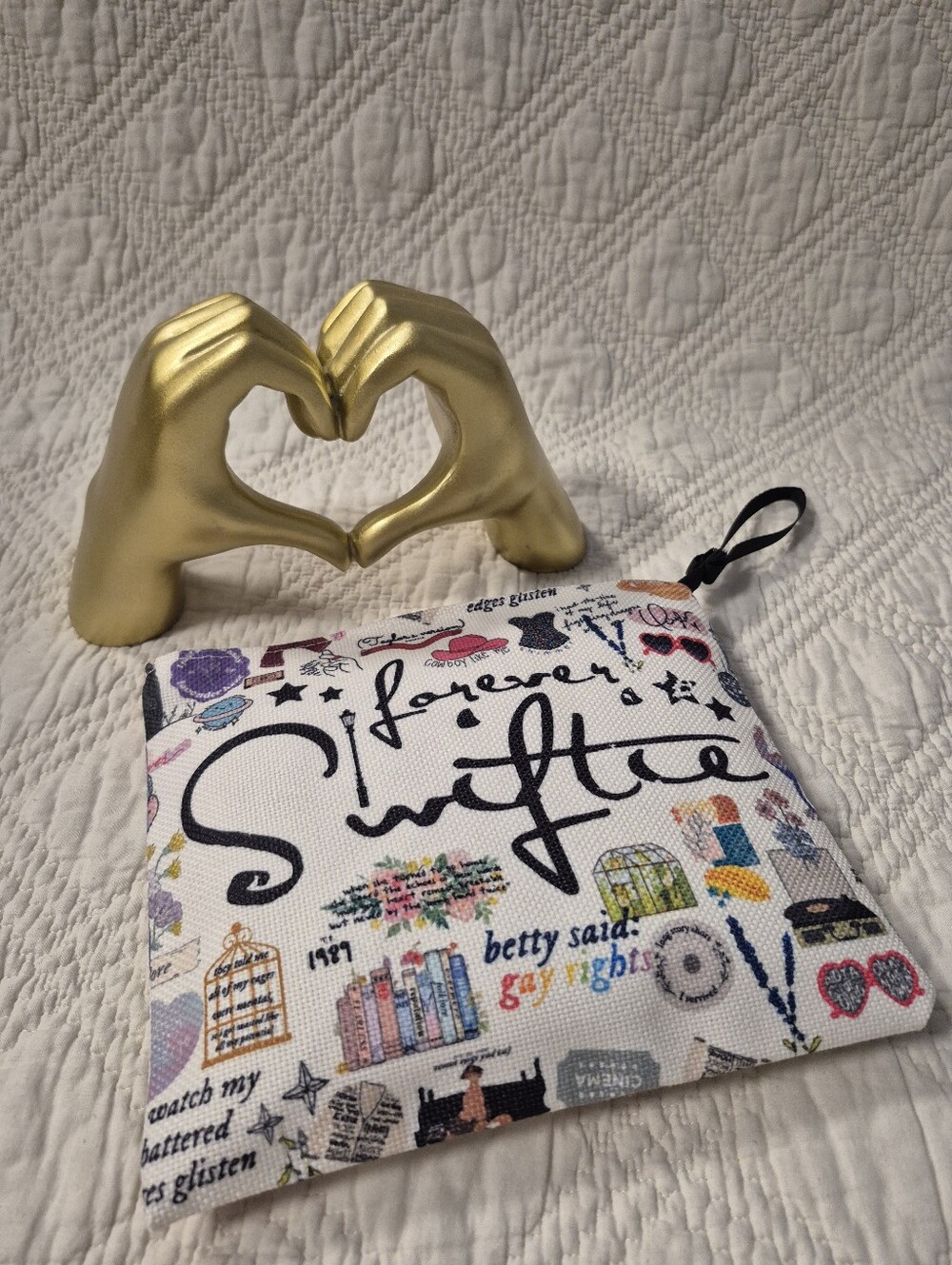 Swiftie Fan Gift Set Wristlet Pouch Gold Heart Hands Decor
